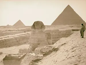 Pyramids Of Egypt Drucke: Sphinx pyramids front view two pyramids background