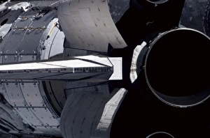 Space Travel Photography Drucke: A close-up view of Space Shuttle Discoverys tail section