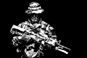 Military Uniform Photos Drucke: Commando soldier in battle uniform