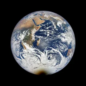 Total Solar Eclipse Drucke: December 4, 2021 - Satellite view of a total solar eclipse