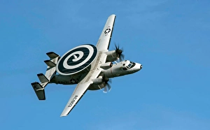 Military Plane Photography Drucke: An E2-C Hawkeye early warning and attack