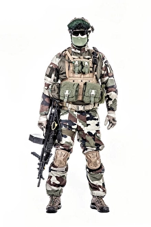Armed Forces Photography Drucke: French paratrooper with weapon