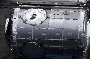 Space Shuttle Discovery Drucke: The Harmony node in the payload bay of Space Shuttle Discovery