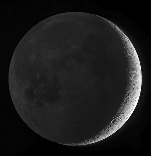 Lunar Surface Features Drucke: Moon with earthshine