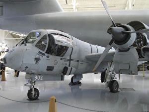 Propeller Plane Images Drucke: OV-1D Mohawk on display
