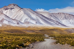 South American Geology Drucke: Panoramic view of the Lascar volcano complex in Chile