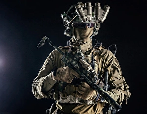 Special Forces Soldier Drucke: Serviceman equipped with modern weapons