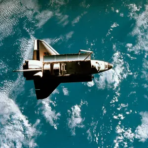 Earth From Space View Drucke: Space Shuttle in Space