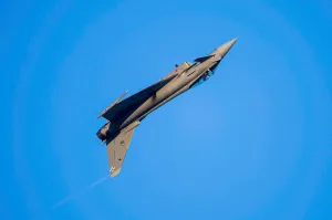 Eurofighter Typhoon Drucke: Spanish EF2000 Typhoon jet doing a demonstration flight