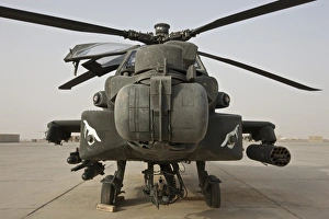 Military Aviation Drucke: Front view of an AH-64D Apache helicopter