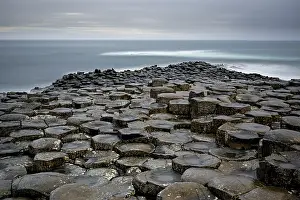 Coastal Rock Formations UK Drucke: Basalt hexagonal rocks at the Giant's Causeway