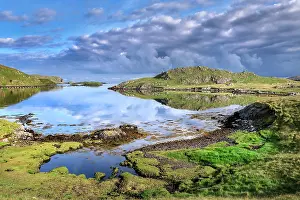 Shetland Islands Landscape Drucke: Clouds reflecting in wetland pool