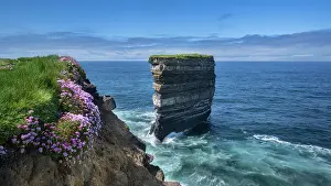 Western Europe Rock Formations Drucke: Dun Briste sea stack - composed of Deltaic sandstone