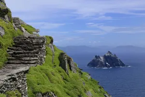 Robert Thompson Drucke: Skellige Michaelsburg Sklirten Stufen, Grafschaft Kerry, Republik Irland. Juni 2014