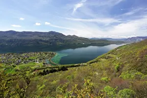 Alps Mountain Landscape Drucke: View of the bay of Gresine in spring