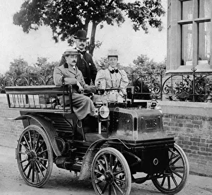 Black And White Automobiles Drucke: 1898 Daimler Wagonette. Creator: Unknown