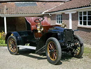 Early 20th Century Cars UK Drucke: 1903 Sunbeam. Creator: Unknown