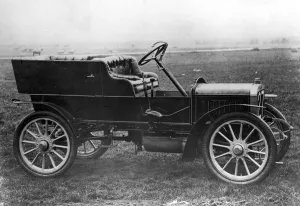 Black And White Automobile Images Drucke: 1905 Ryknield. Creator: Unknown