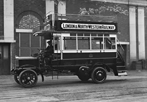 Black And White Bus Photos Drucke: 1908 Commer bus. Creator: Unknown