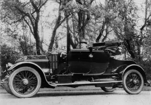 Black And White Automobiles Drucke: 1913 Siddeley Deasy. Creator: Unknown