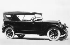 Classic American Vehicles Drucke: 1916 Studebaker Big Six. Creator: Unknown