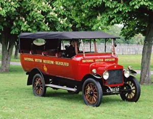 Vintage Bus Transport Drucke: 1922 Maxwell 30cwt Charabanc. Creator: Unknown