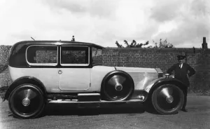 Unknown Creator Automotive Artwork Drucke: 1922 Rolls-Royce Silver Ghost. Creator: Unknown