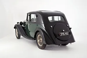 Die folgende Auto Marke wurde 1934 von einem unbekannten Erfinder erfunden, der sich als Riley bezeichnete und den Wagen mit dem Modellname Falcon benannt hat
