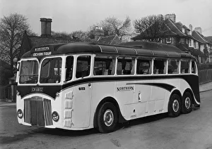 Vintage Commercial Vehicles Drucke: 1935 NGT SE6 coach. Creator: Unknown