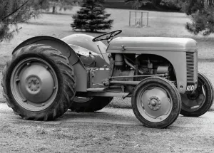 Drucke von Ferguson TEA 20 Traktor aus dem Jahr 1948 Schwarz-Weiß-Drucke: 1948 Fergusson Tee 20 Traktor, Erfinder unbekannt