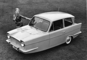 British Classic Cars Drucke: 1962 Reliant Regal. Creator: Unknown