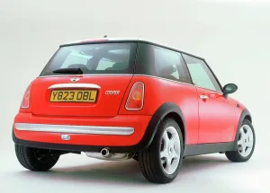 Vintage Road Transport Images Drucke: 2001 Mini Cooper