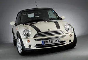 British Road Transport History Drucke: 2006 Mini Cooper Convertible
