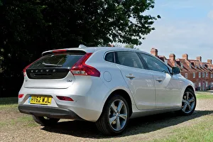 Volvo 2012 V40 D2