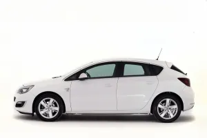 Studio Shot Of A Car Drucke: 2013 Vauxhall Astra CDTi. Creator: Unknown