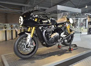 Classic Motorcycle Transport Drucke: 2018 Triumph Thruxton R. Creator: Unknown