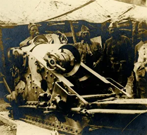World War One Weapons Drucke: 220 gun in its emplacement, c1914-c1918
