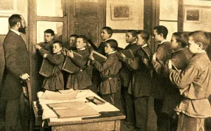 Vintage Classroom Scene Drucke: 2684303