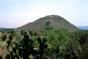 Teotihuacan Pyramid Drucke: 2684705