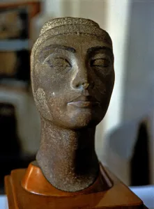 Serene Facial Expression Drucke: 2685077