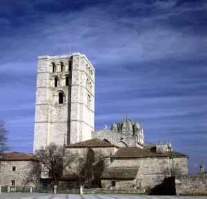 Medieval Landscape Photography Drucke: 2686334