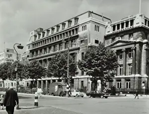 Euston Road Architecture Drucke: 30 Euston Square and 194 Euston Road, London, 1967. Creator: Unknown