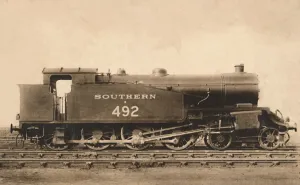 British Steam Engine Drucke: 4. 8. 2. Tank Engine No. E. 492, early 20th century. Creator: Unknown