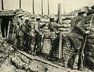 Western Front Trench Warfare Drucke: Allied soldiers using periscopes