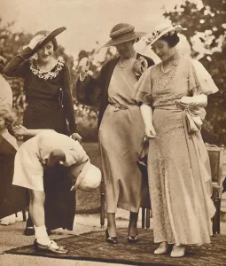 Albert Frederick Arthur George Saxe Coburg Gotha Drucke: -And He Forgot His Hat!, c1930s, (1937)