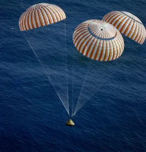Apollo-17 Landung im Pazifik, 19. Dezember 1972. Ersteller: NASA