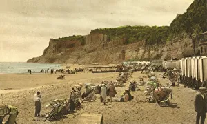 Isle Of Wight Landscape Drucke: Appley Beach and Cliffs, Shanklin, I. W. 1933. Creator: Unknown