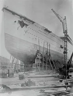 Cunard Line Ocean Liner Drucke: AQUITANIA ready to launch, between c1910 and c1915. Creator: Bain News Service