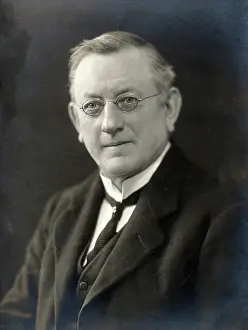 Black And White Photographs UK Drucke: Arthur Templar Davies. Creator: Unknown