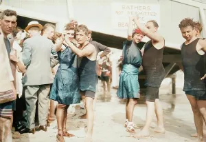 Bain News Service Images Drucke: Beach Tango, Brighton, between c1910 and c1915. Creator: Bain News Service